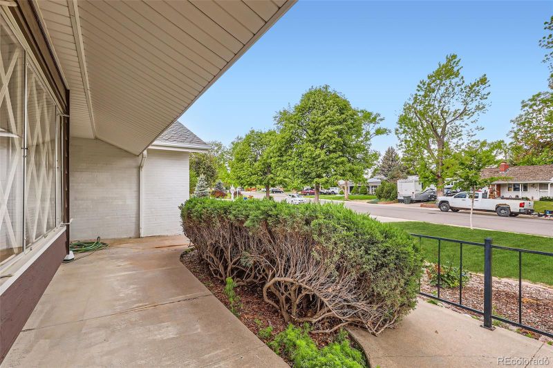 502 Nile St, Aurora, CO 80010