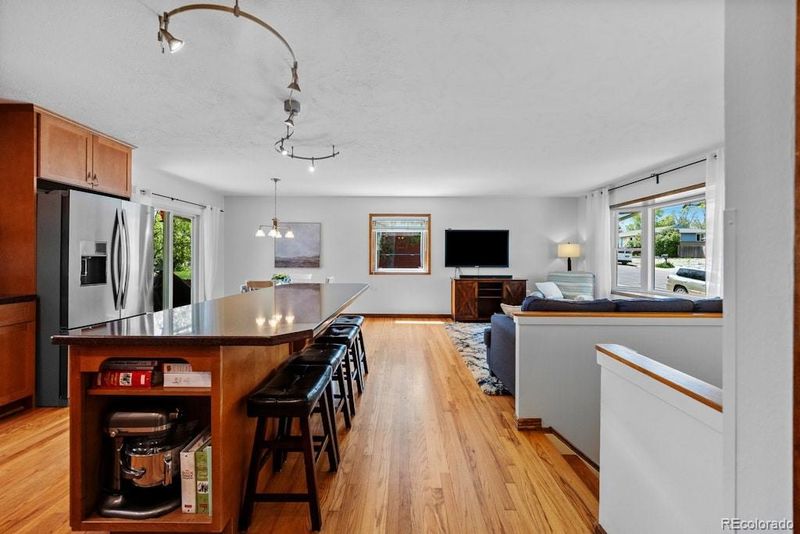 8022 S Jay Dr, Littleton, CO 80128