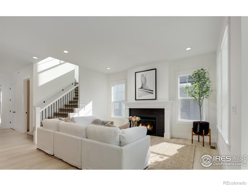 1611 Poplar Dr, Erie, CO 80516