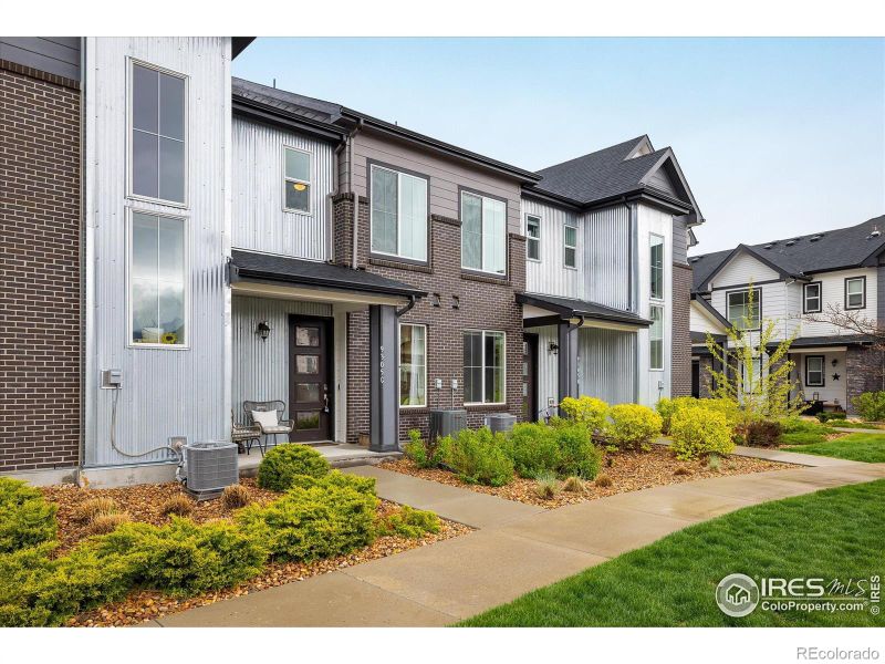 9305 S Gore St #C, Arvada, CO 80007