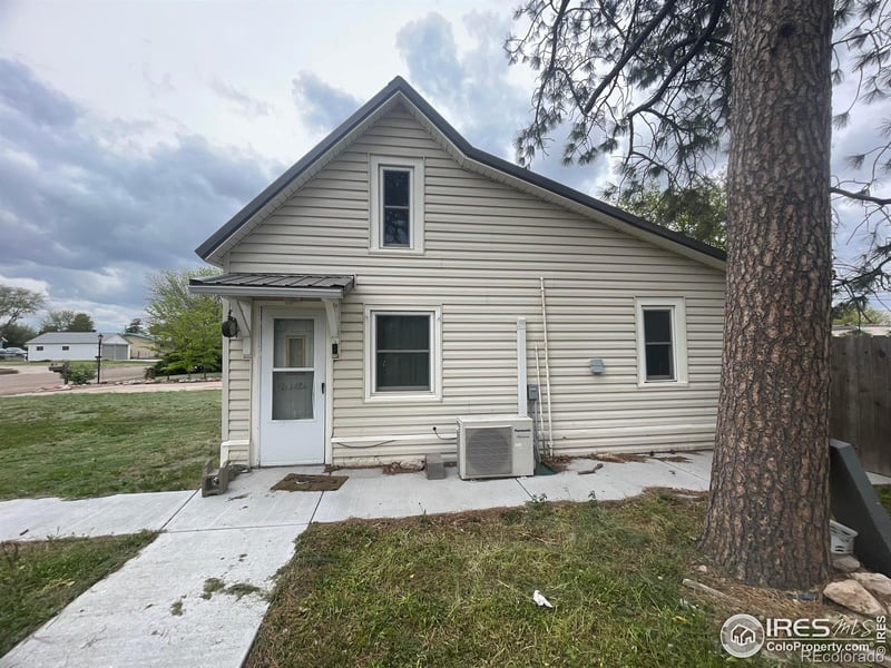 434 7th St, Burlington, CO 80807