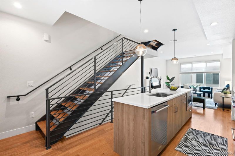 1836 Grove St #105, Denver, CO 80204