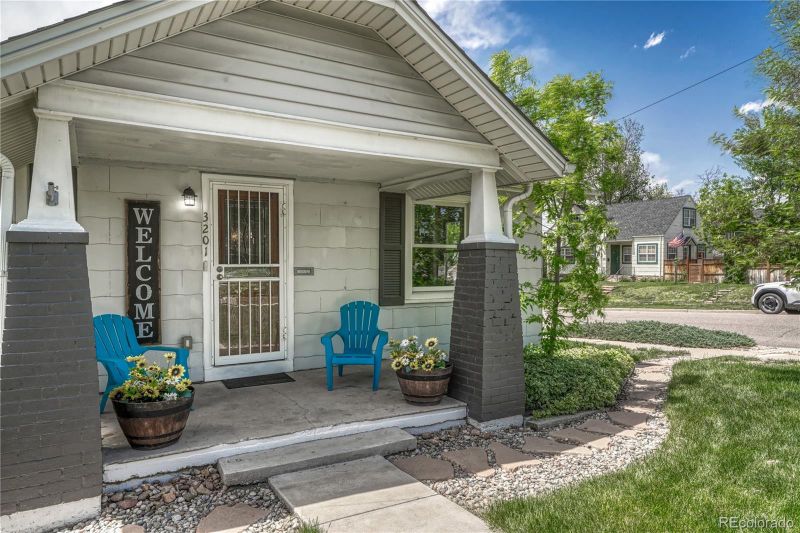 3201 S Pearl St, Englewood, CO 80113