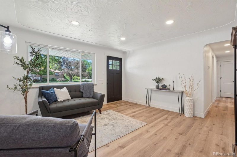 6068 Lee St, Arvada, CO 80004