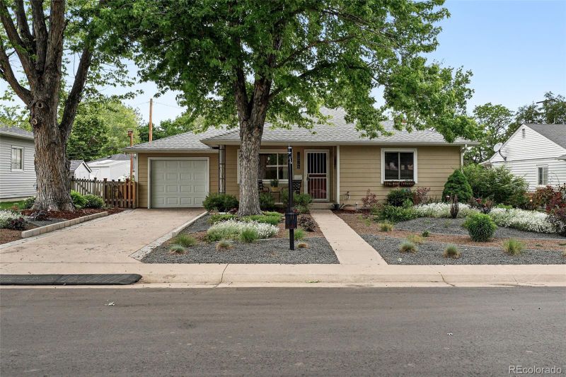 2925 S Harrison St, Denver, CO 80210