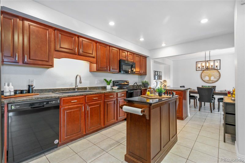 5633 W 71st Pl, Arvada, CO 80003