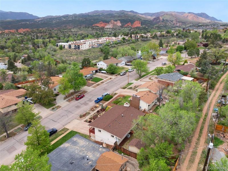 813 Panorama Dr, Colorado Springs, CO 80904