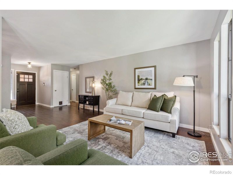 2537 Lanyon Dr, Longmont, CO 80503