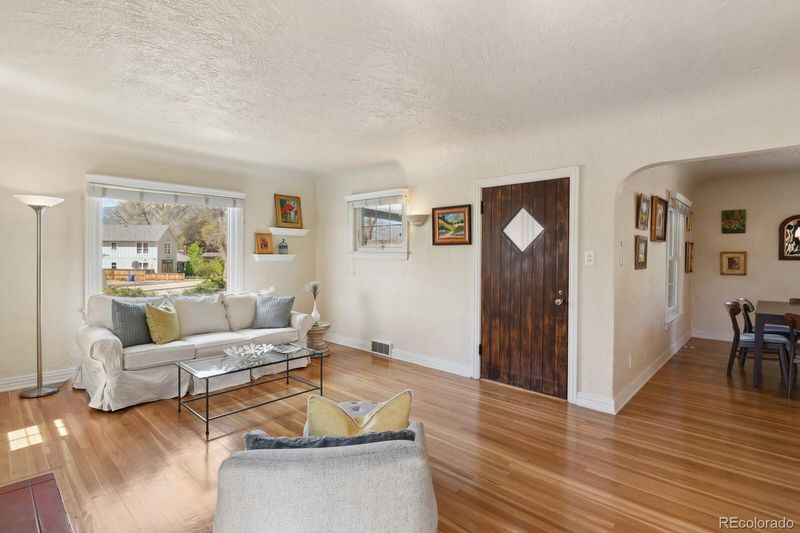 1003 N Institute St, Colorado Springs, CO 80903