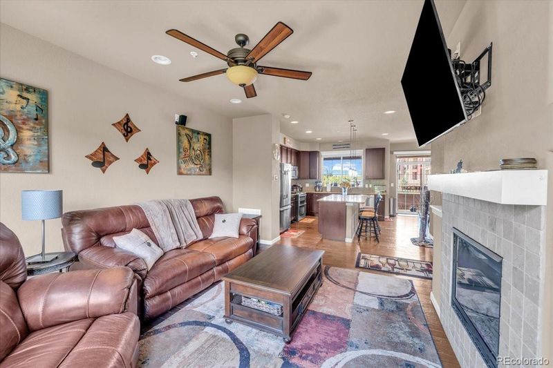 1000 Elmhurst Dr #B, Highlands Ranch, CO 80129