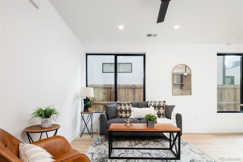 3433 Lawrence St #1, Denver, CO 80205
