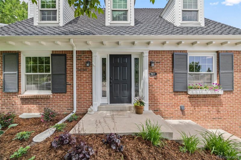 6839 S Niagara Ct, Centennial, CO 80112
