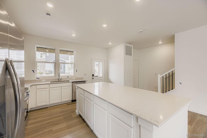 8957 Whiteclover St, Littleton, CO 80125