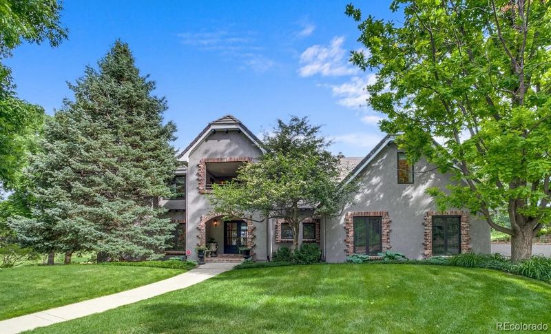 32 Glenmoor Dr, Englewood, CO 80113
