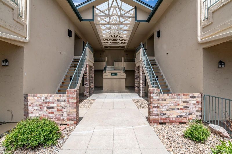 8757 E Dry Creek Rd #1512, Englewood, CO 80112