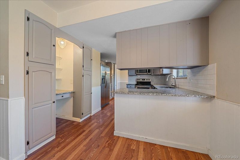 1923 S Newark Way, Aurora, CO 80014