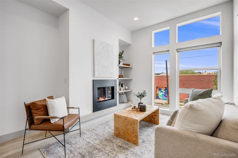 3008 Blake St, Denver, CO 80205