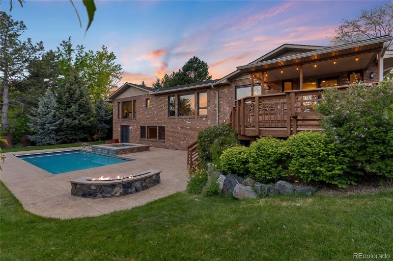 92 S Devinney St, Golden, CO 80401