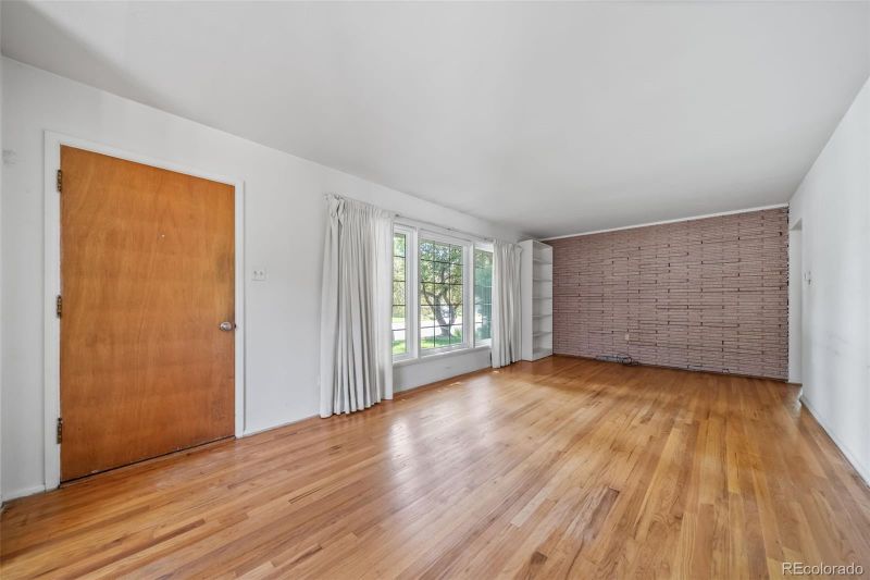 2571 S Birch St, Denver, CO 80222