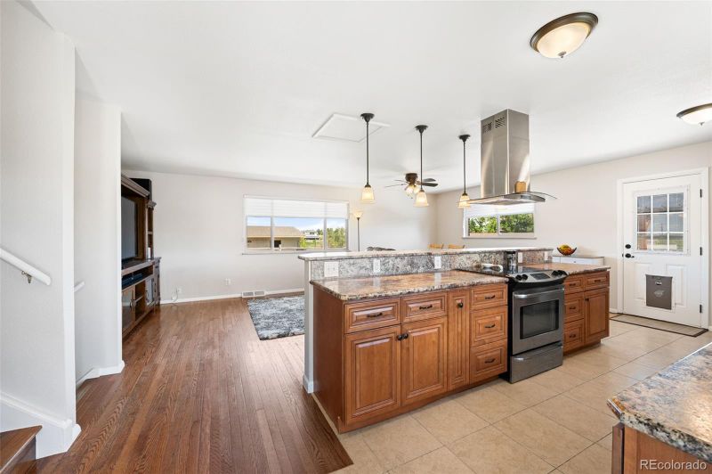 16225 W 74th Dr, Arvada, CO 80007