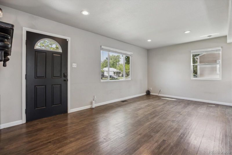 765 Iola St, Aurora, CO 80010