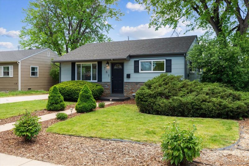 765 Iola St, Aurora, CO 80010