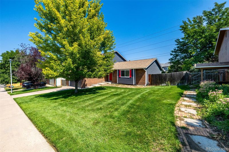 6062 S Newport St, Centennial, CO 80111