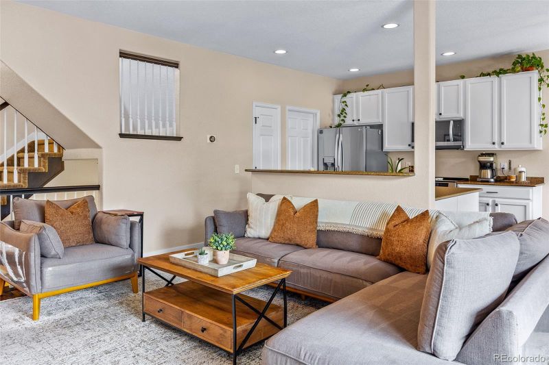 6813 W Yale Ave, Lakewood, CO 80227