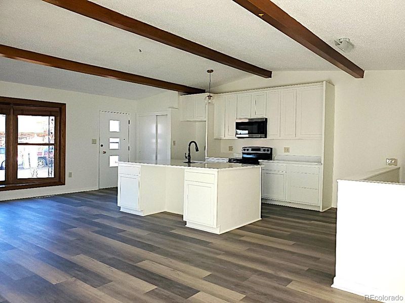 609 S 1st Ave, Brighton, CO 80601