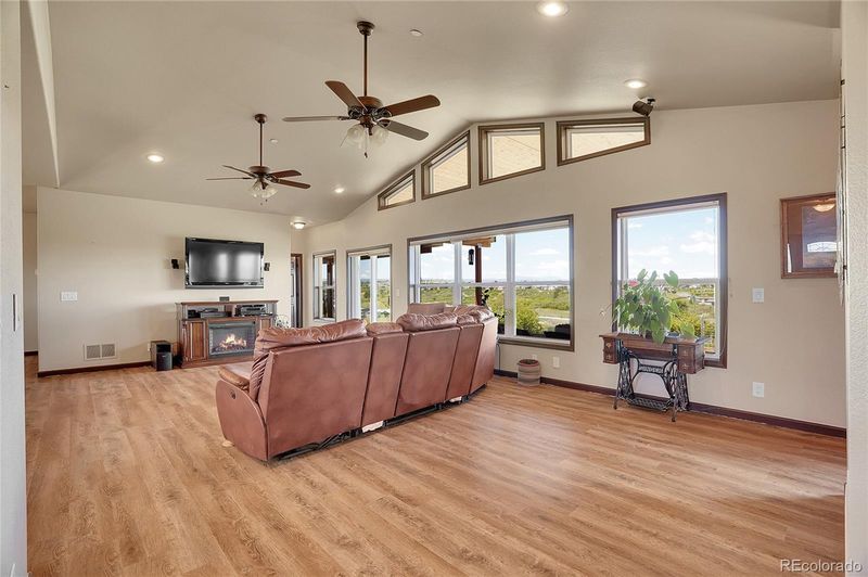 4959 Rocky View Point, Castle Rock, CO 80108