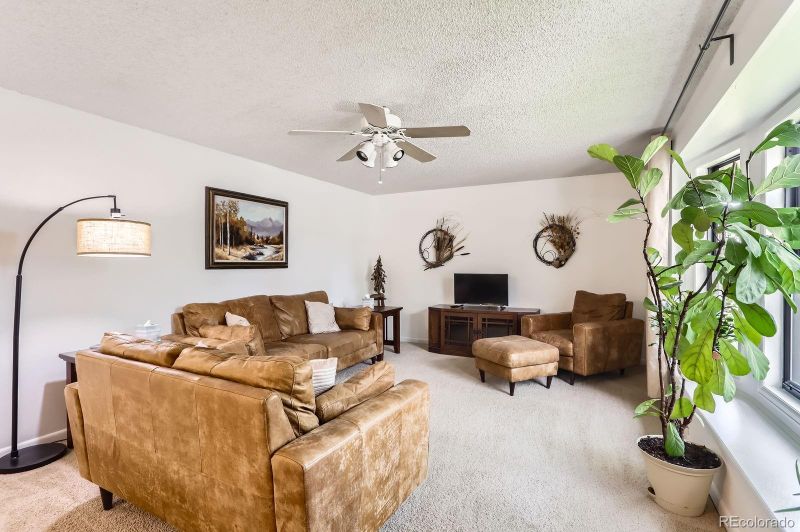 2310 Squires Ct, Longmont, CO 80501