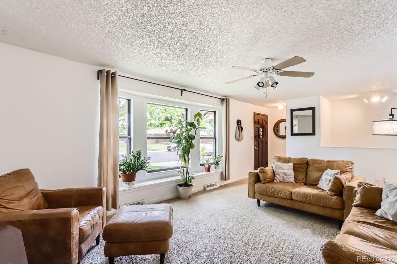 2310 Squires Ct, Longmont, CO 80501