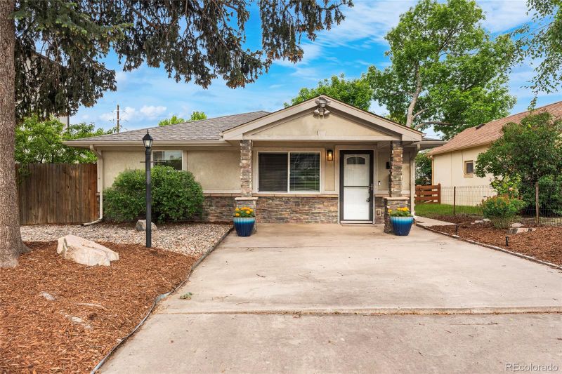 404 S Jasmine St, Denver, CO 80224