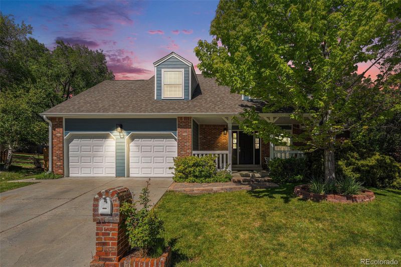 10247 W Roxbury Pl, Littleton, CO 80127