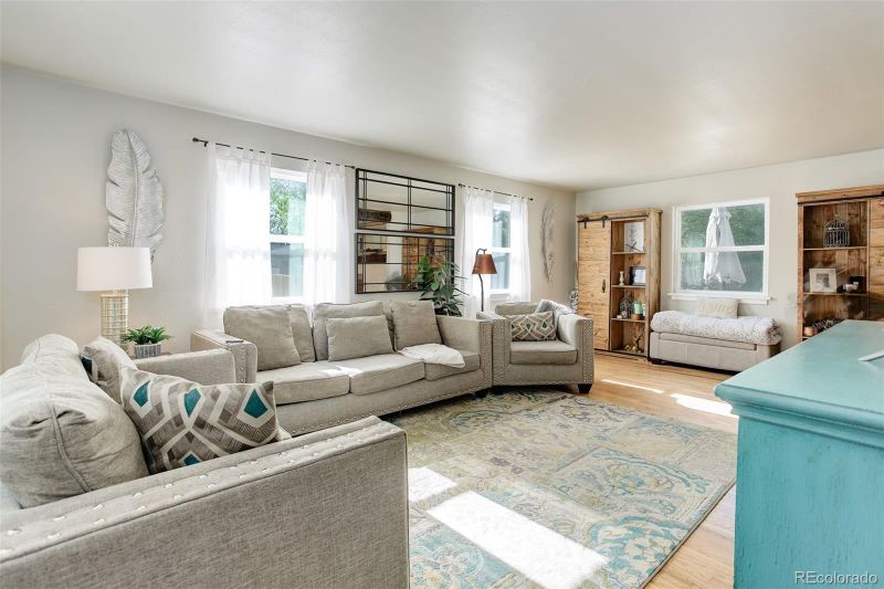 5332 W Roxbury Pl, Littleton, CO 80128