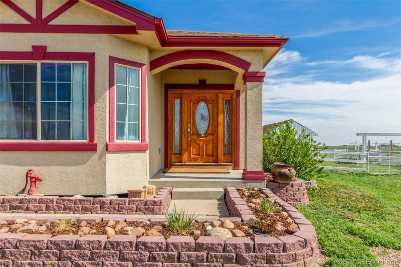 46303 E 106th Ave, Bennett, CO 80102