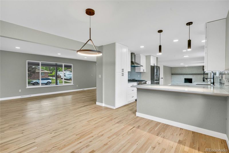 2122 S Zephyr St, Lakewood, CO 80227