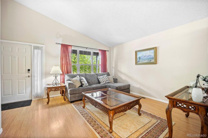 4982 S Danube St, Aurora, CO 80015