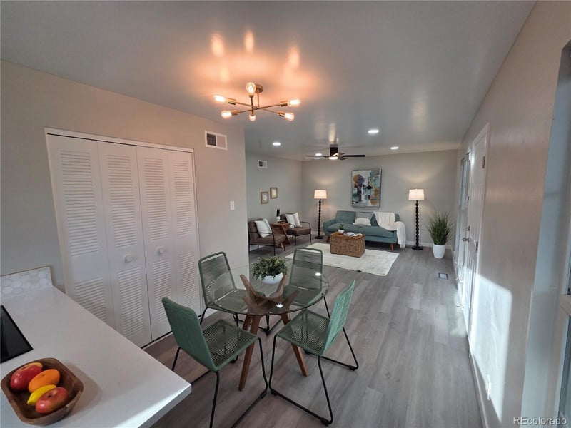 1250 S Monaco Pw #17, Denver, CO 80224