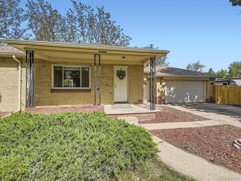 50 Yarrow St, Lakewood, CO 80226