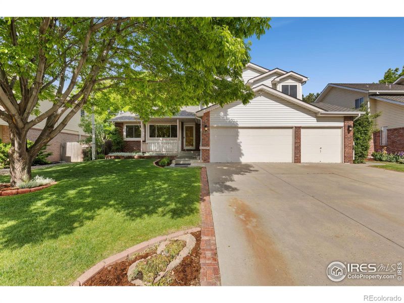 2421 Maplewood Cir W, Longmont, CO 80503