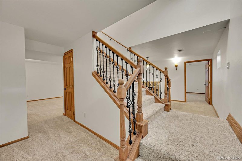 5722 W Chestnut Ave, Littleton, CO 80128