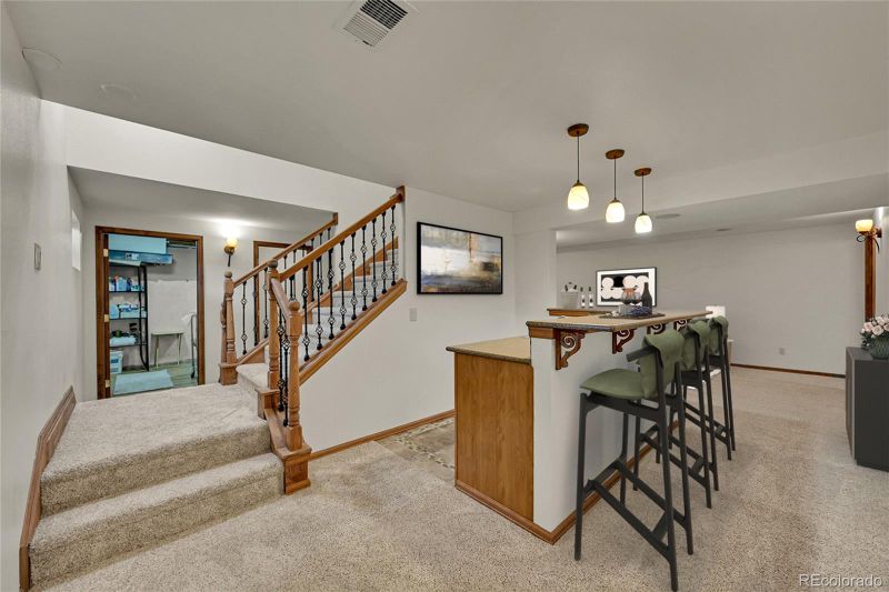 5722 W Chestnut Ave, Littleton, CO 80128