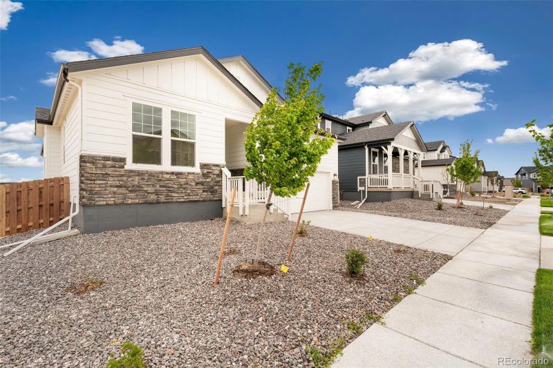 11124 Xanadu St, Commerce City, CO 80022