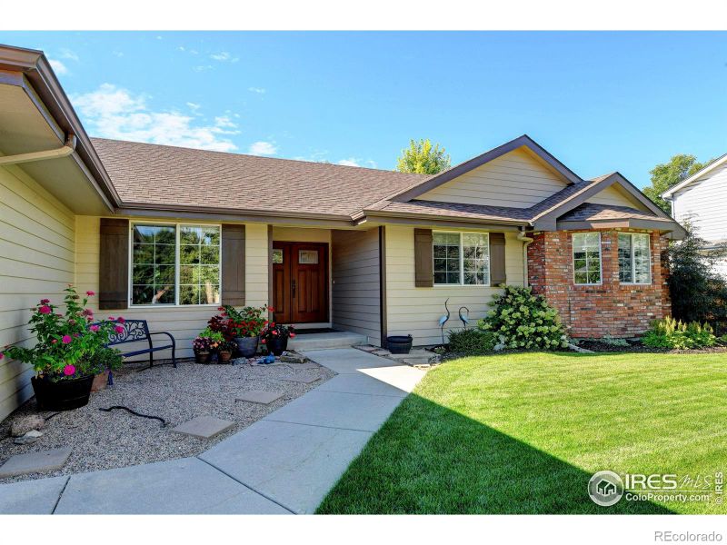 2323 Stonecrest Dr, Fort Collins, CO 80521
