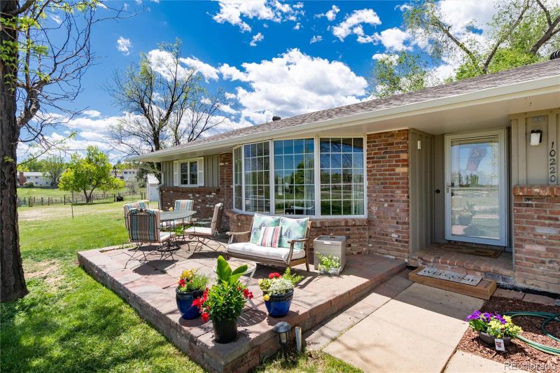 10220 W Montgomery Ave, Littleton, CO 80127