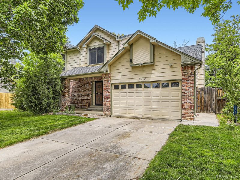 3210 S Espana Cir, Aurora, CO 80013