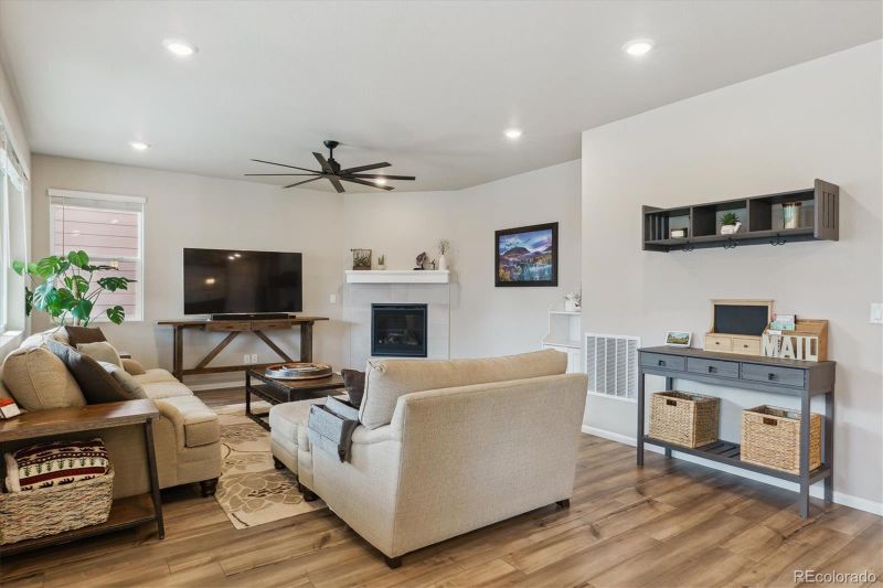 9807 Rosalee Peak St, Littleton, CO 80125