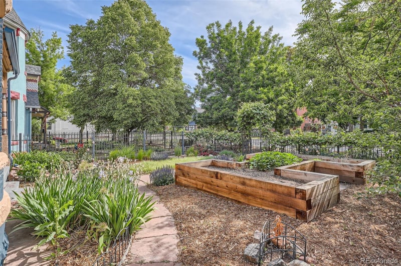 209 S Lincoln St, Denver, CO 80209