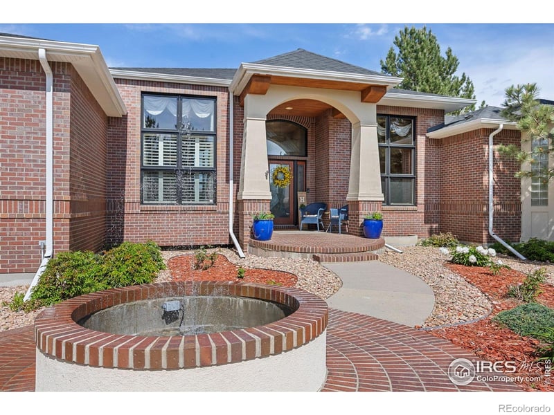 13 Blue Heron Dr, Thornton, CO 80241